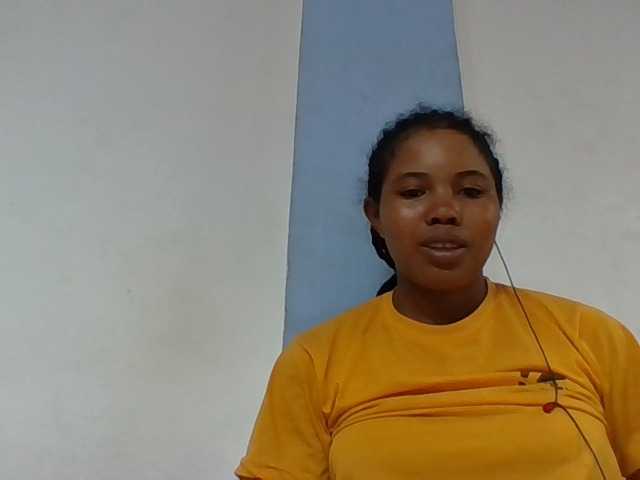 Juliah1a live cam on BongaCams