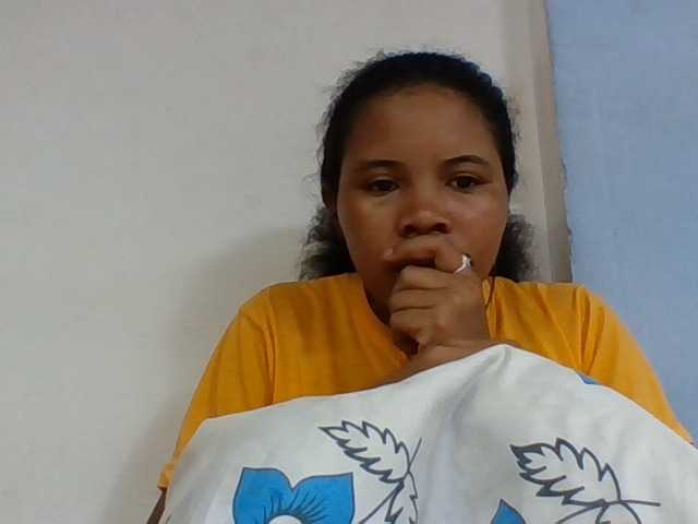 Juliah1a live cam on BongaCams