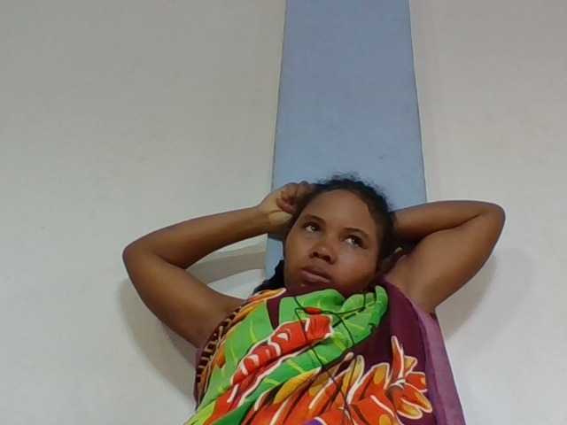 Juliah1a live cam on BongaCams