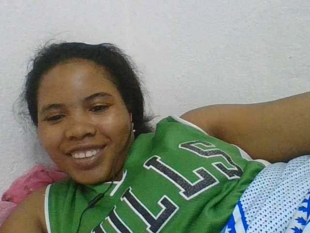 Juliah1a live cam on BongaCams