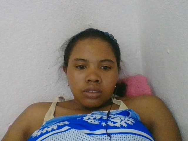 Juliah1a live cam on BongaCams