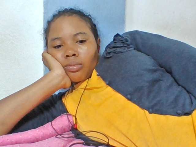 Juliah1a live cam on BongaCams