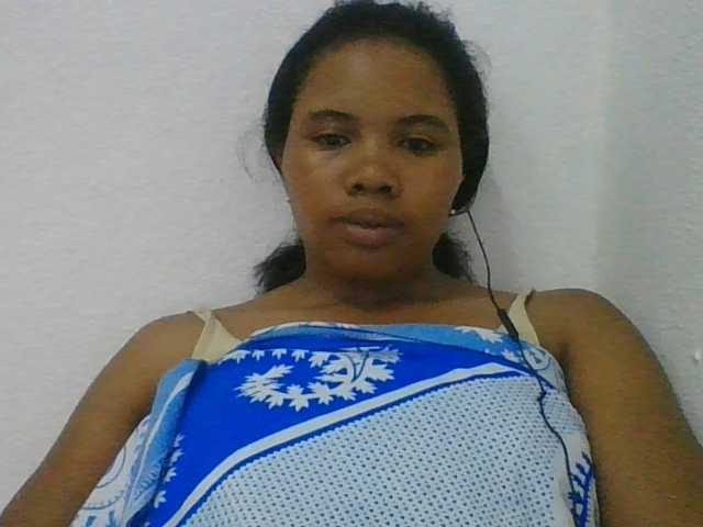 Juliah1a live cam on BongaCams
