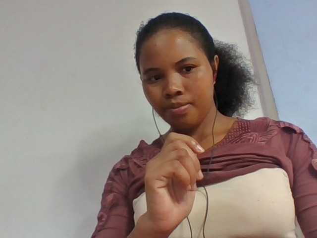 Juliah1a live cam on BongaCams