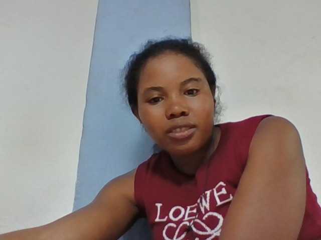 Juliah1a live cam on BongaCams