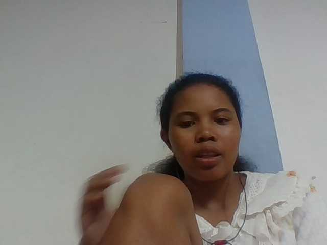 Juliah1a live cam on BongaCams