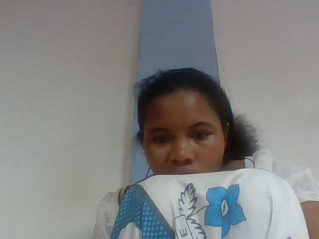 Juliah1a live cam on BongaCams