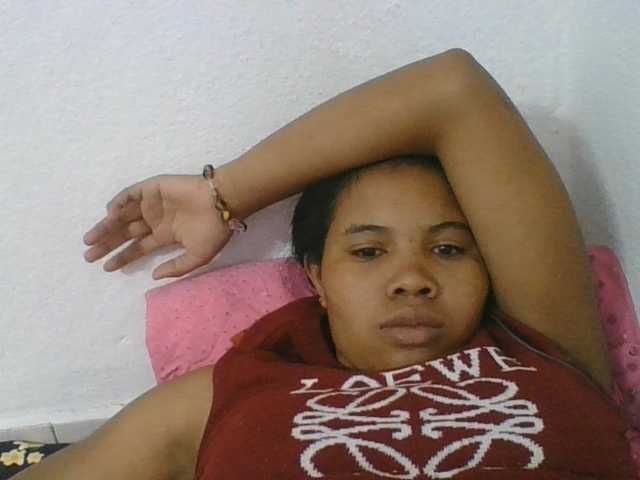 Juliah1a live cam on BongaCams