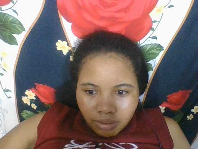 Juliah1a live cam on BongaCams