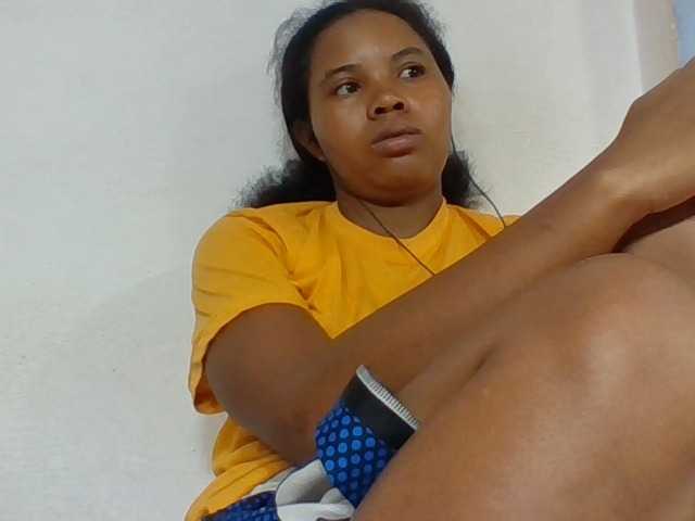 Juliah1a live cam on BongaCams
