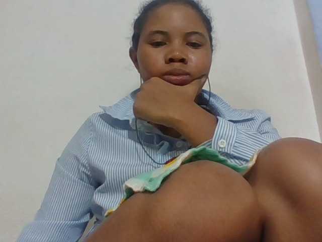 Juliah1a live cam on BongaCams