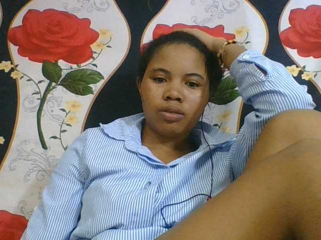 Juliah1a live cam on BongaCams