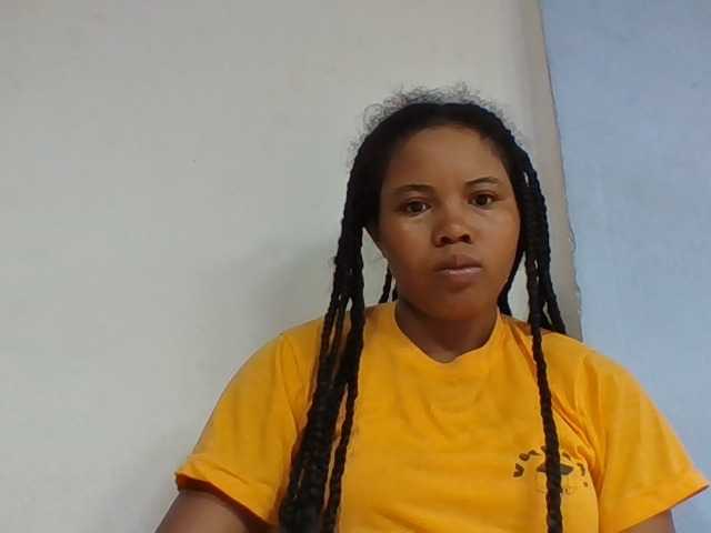 Juliah1a live cam on BongaCams