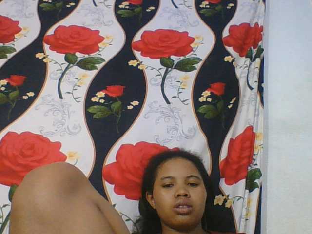 Juliah1a live cam on BongaCams