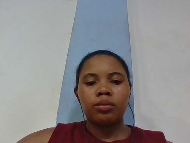 Juliah1a live cam on BongaCams