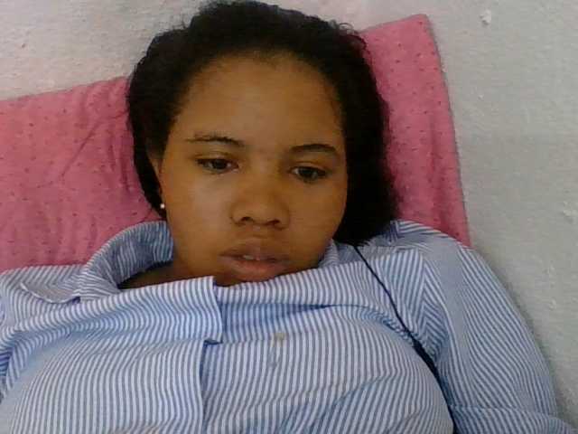 Juliah1a live cam on BongaCams