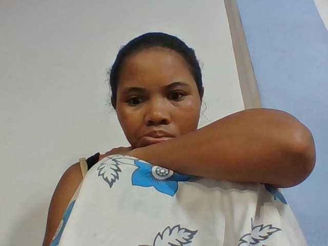 Juliah1a live cam on BongaCams