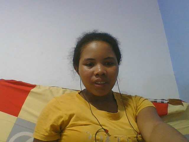 Juliah1a live cam on BongaCams