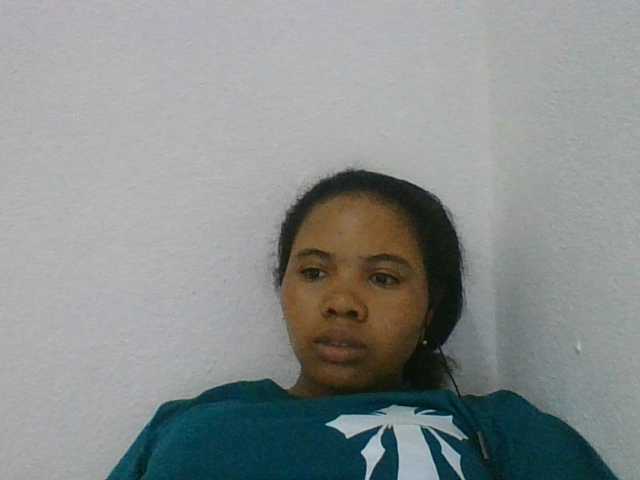 Juliah1a live cam on BongaCams