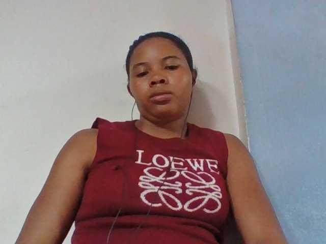 Juliah1a live cam on BongaCams
