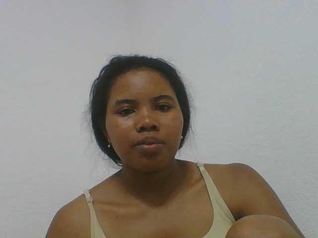 Juliah1a live cam on BongaCams