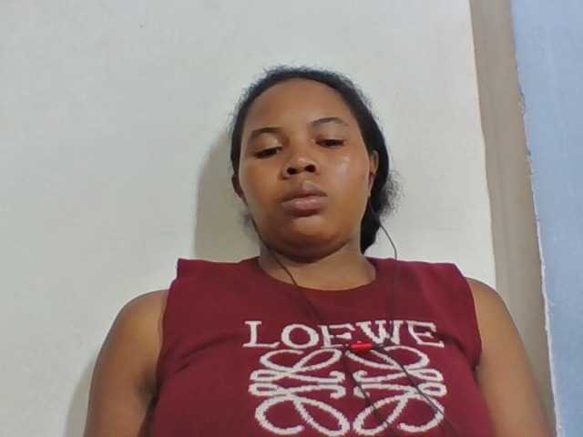 Juliah1a live cam on BongaCams