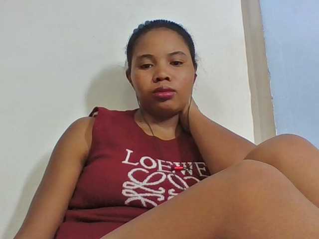 Juliah1a live cam on BongaCams