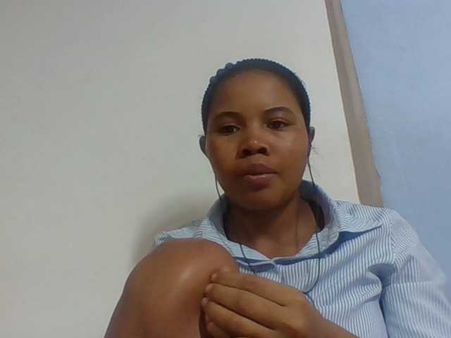 Juliah1a live cam on BongaCams