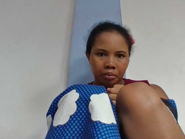Juliah1a live cam on BongaCams