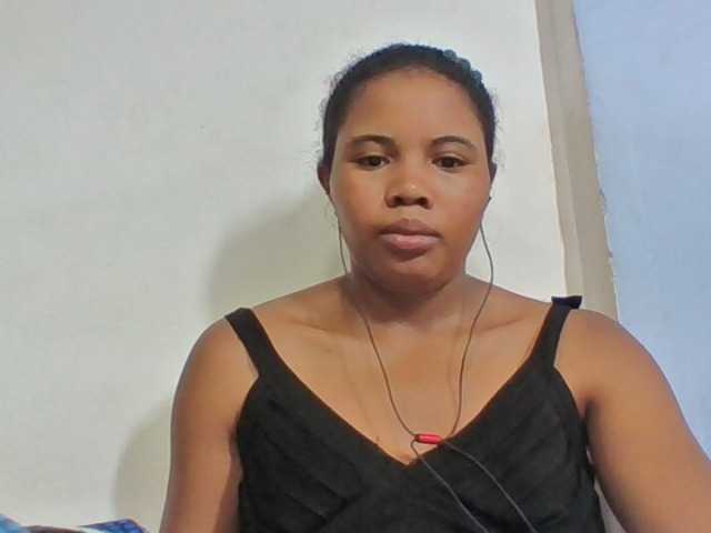 Juliah1a live cam on BongaCams