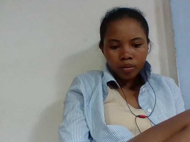 Juliah1a live webcam show