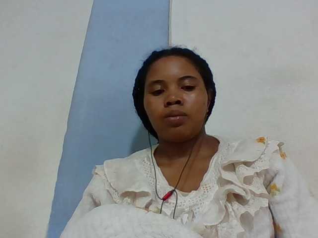 Juliah1a live cam on BongaCams
