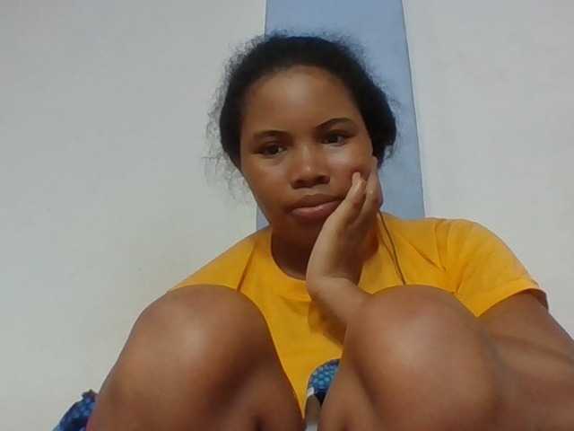 Juliah1a live cam on BongaCams