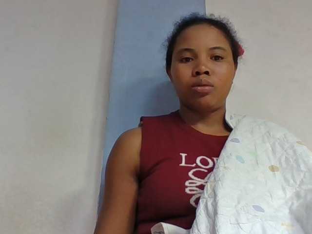 Juliah1a live cam on BongaCams