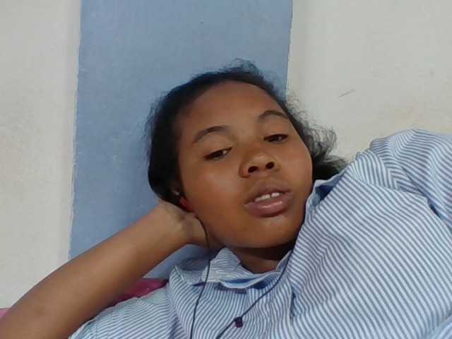 Juliah1a live cam on BongaCams