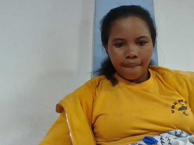 Juliah1a live cam on BongaCams
