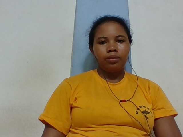 Juliah1a live cam on BongaCams