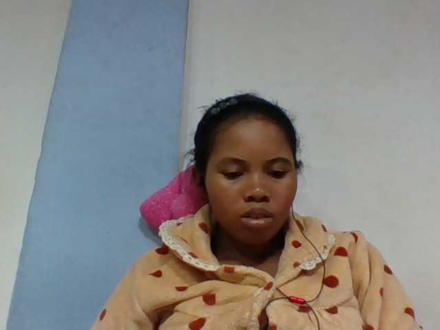 Juliah1a live cam on BongaCams