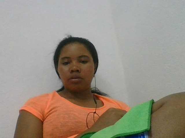 Juliah1a live cam on BongaCams