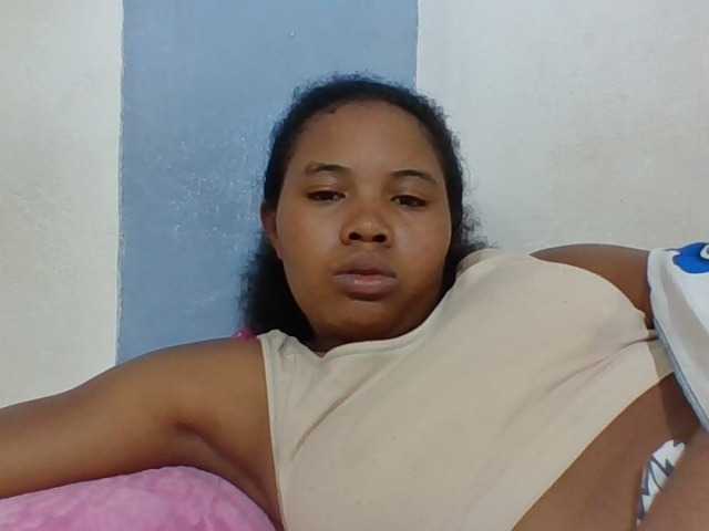 Juliah1a live cam on BongaCams