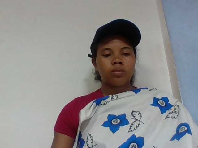 Juliah1a live cam on BongaCams