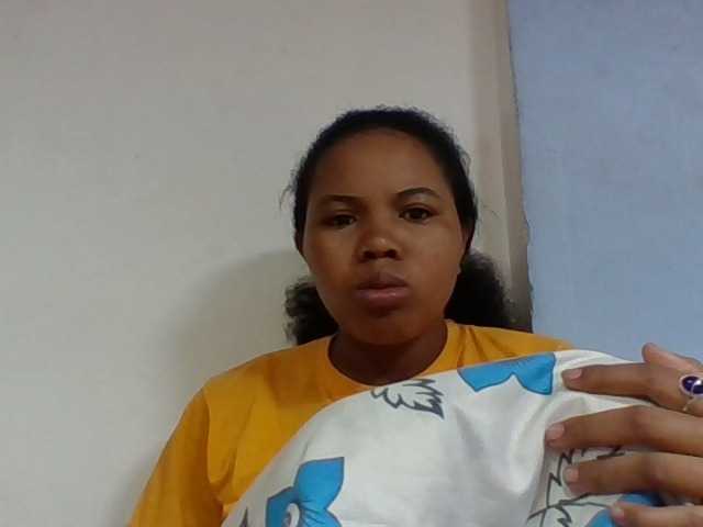 Juliah1a live webcam show