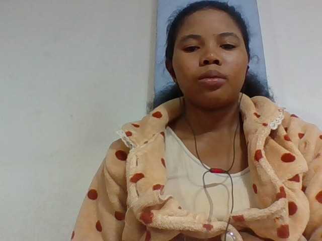 Juliah1a live cam on BongaCams