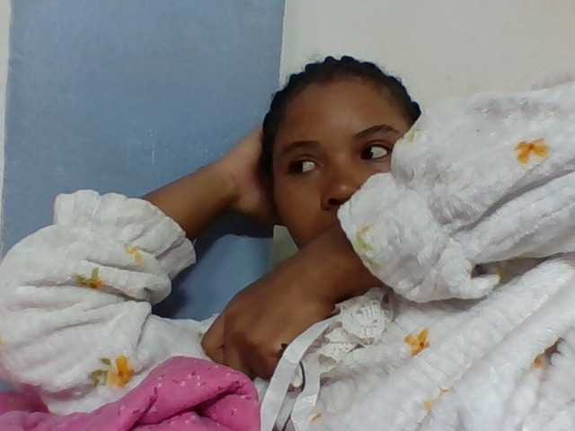 Juliah1a live cam on BongaCams
