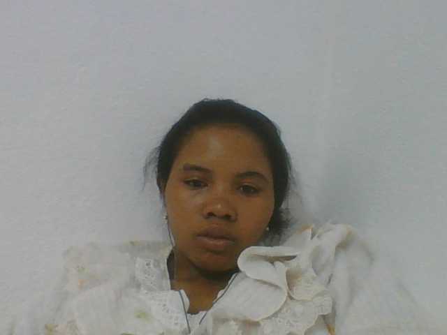 Juliah1a live cam on BongaCams