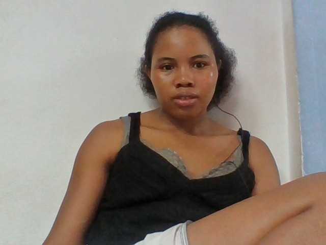 Juliah1a live cam on BongaCams