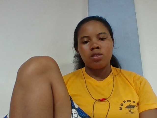 Juliah1a live cam on BongaCams