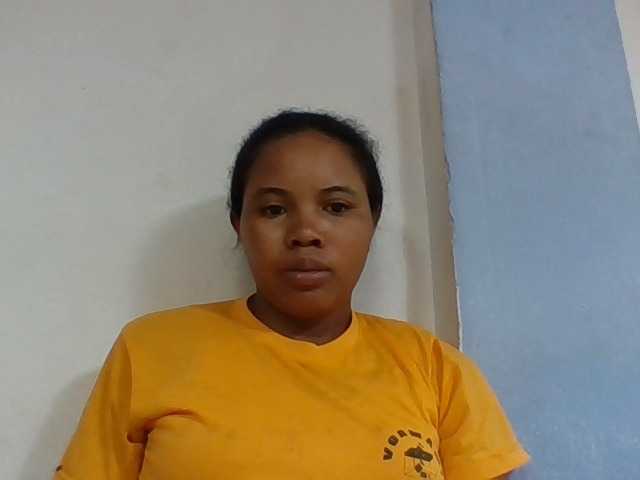 Juliah1a live cam on BongaCams