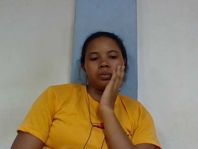 Juliah1a live cam on BongaCams