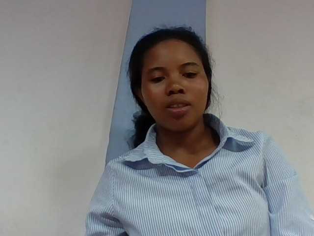 Juliah1a live cam on BongaCams
